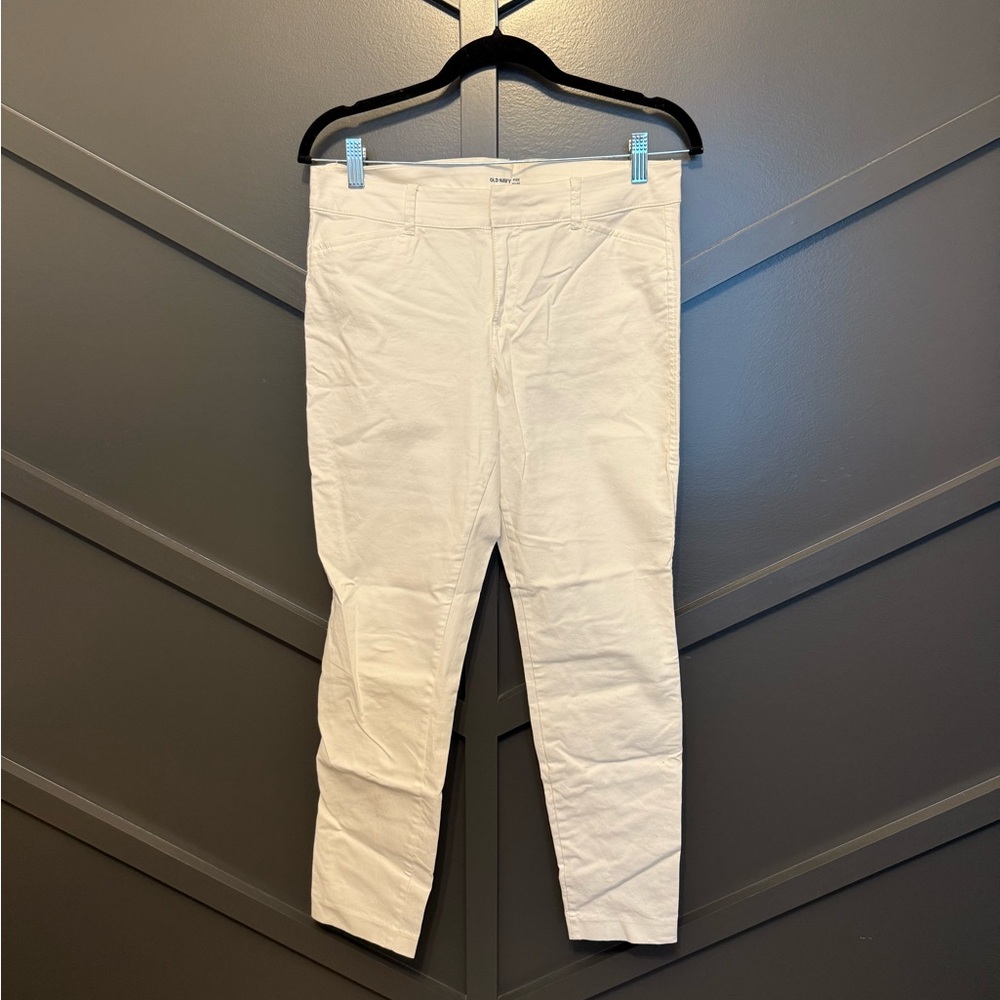 💙Old Navy Women’s mid-rise pixie pants Bright White Chinos